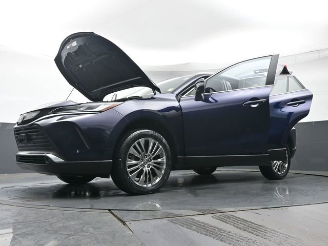 Used 2024 Toyota Venza XLE AWD/4WD image 47