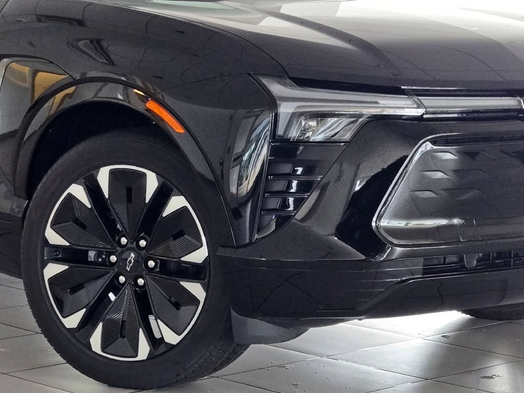 Certified 2025 Chevrolet Blazer EV RS AWD/4WD image 2
