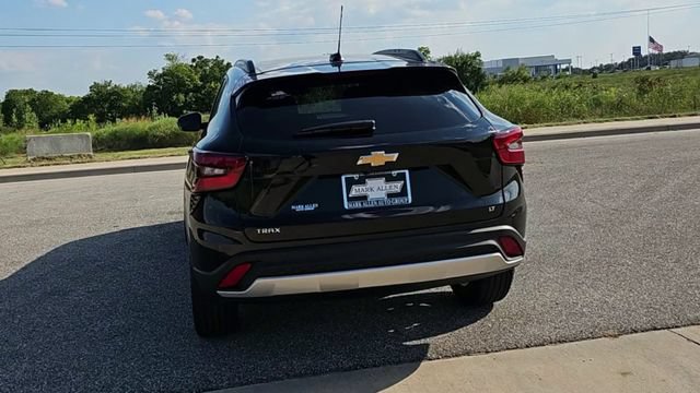 New 2026 Chevrolet Trax LT w/ Driver Confidence Package FWD image 7