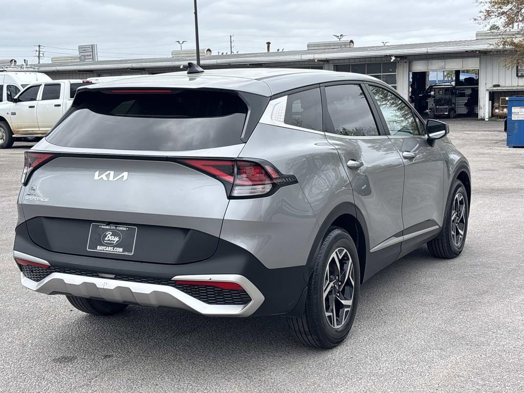 Used 2023 Kia Sportage LX image 5