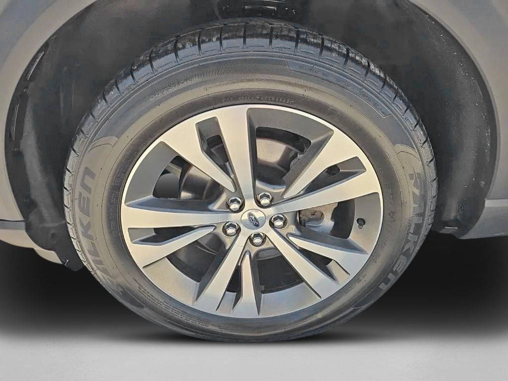Used 2020 Ford Explorer Platinum w/ Premium Technology Package AWD/4WD image 11