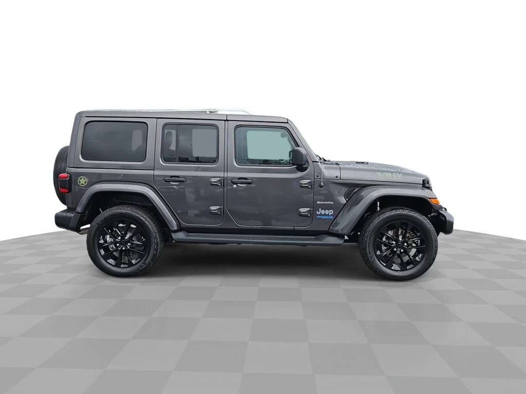 Used 2021 Jeep Wrangler Unlimited Sahara w/ Cold Weather Group image 9