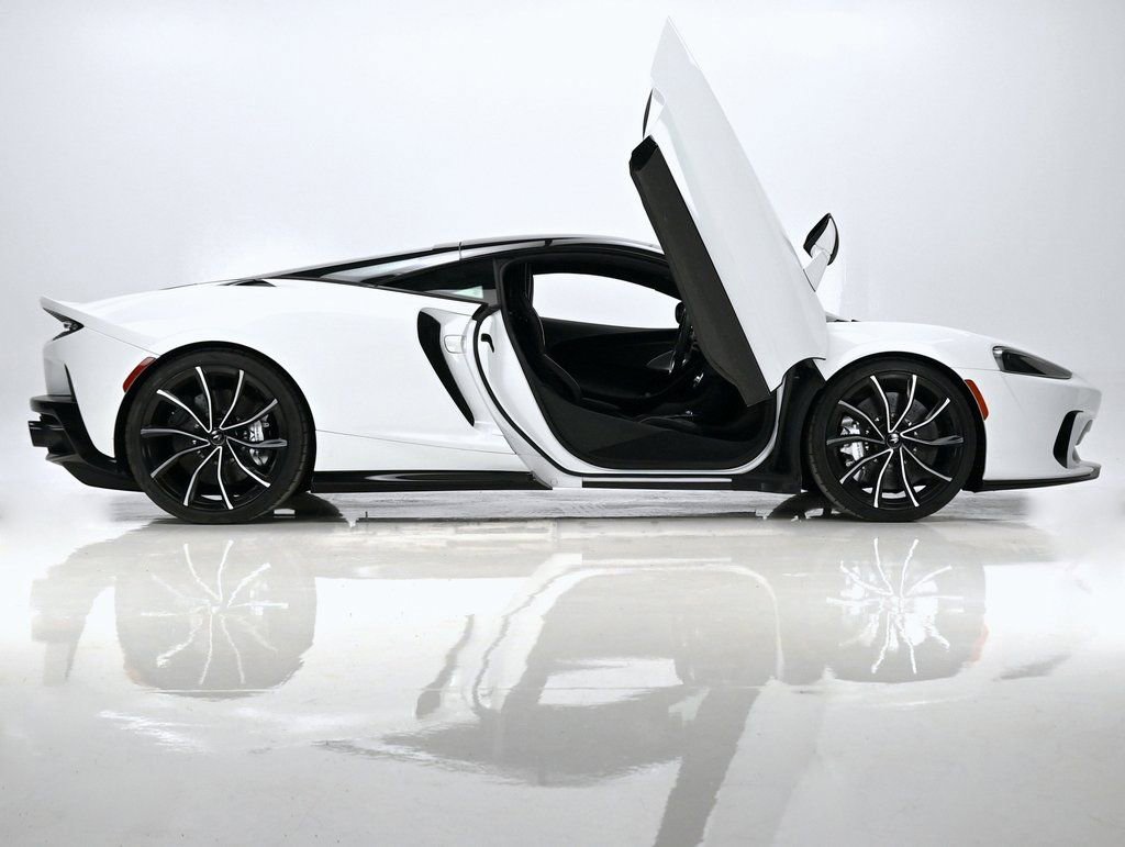 Used 2025 McLaren GTS RWD image 11