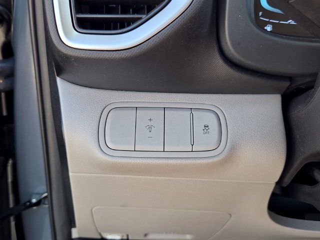 Used 2023 Hyundai Venue SEL w/ Cargo Package FWD image 28