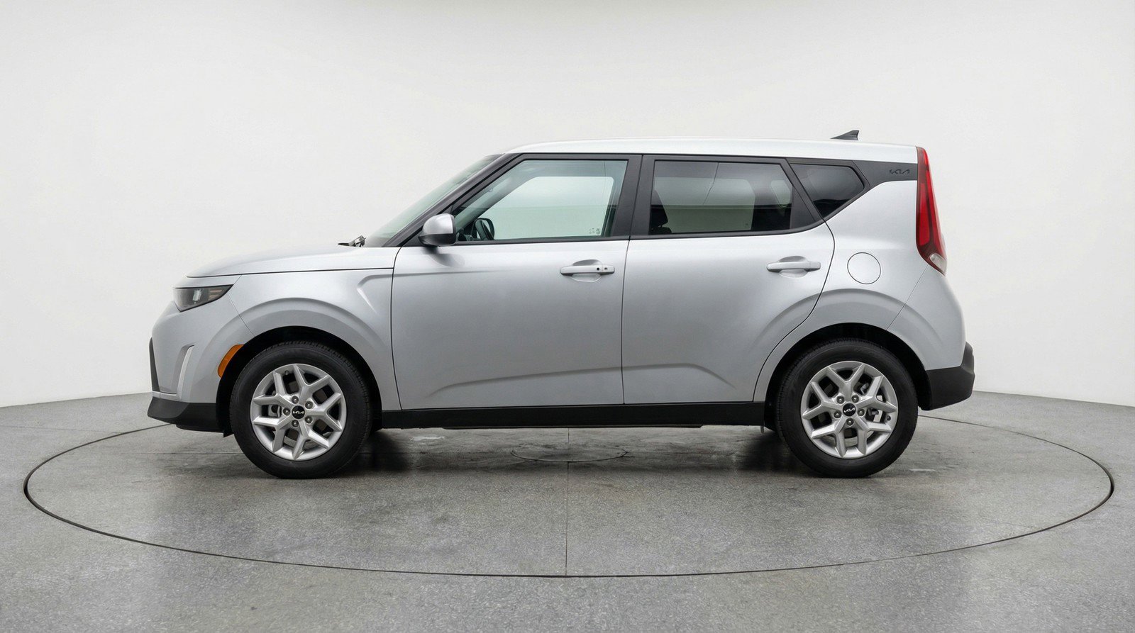 Used 2025 Kia Soul LX w/ LX Technology Package image 5