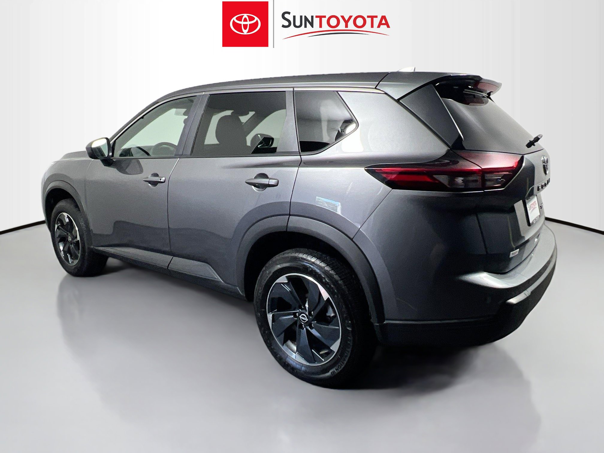 Used 2024 Nissan Rogue SV image 6