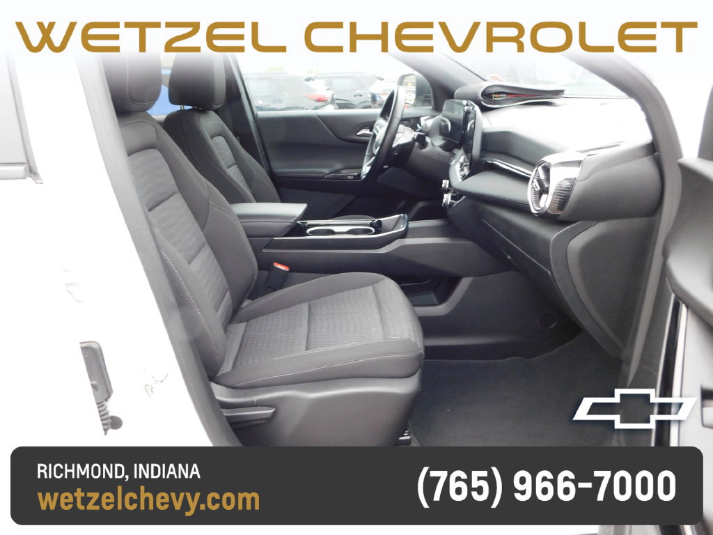 Used 2025 Chevrolet Equinox LT AWD/4WD image 16