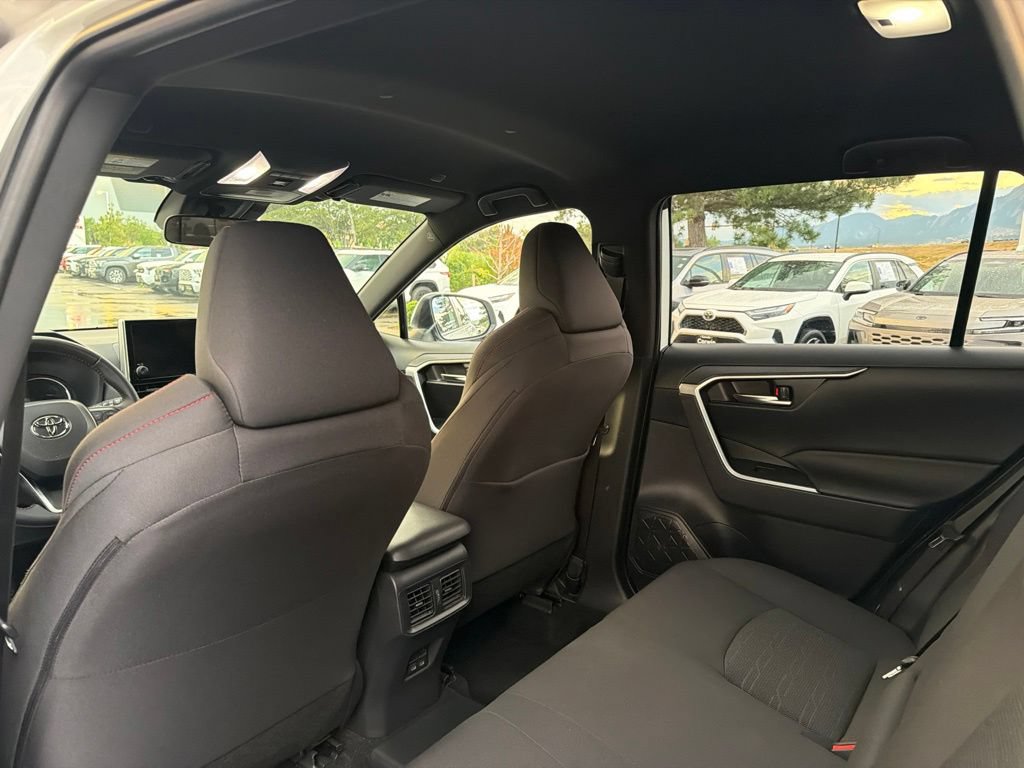 Used 2025 Toyota RAV4 SE AWD/4WD image 19