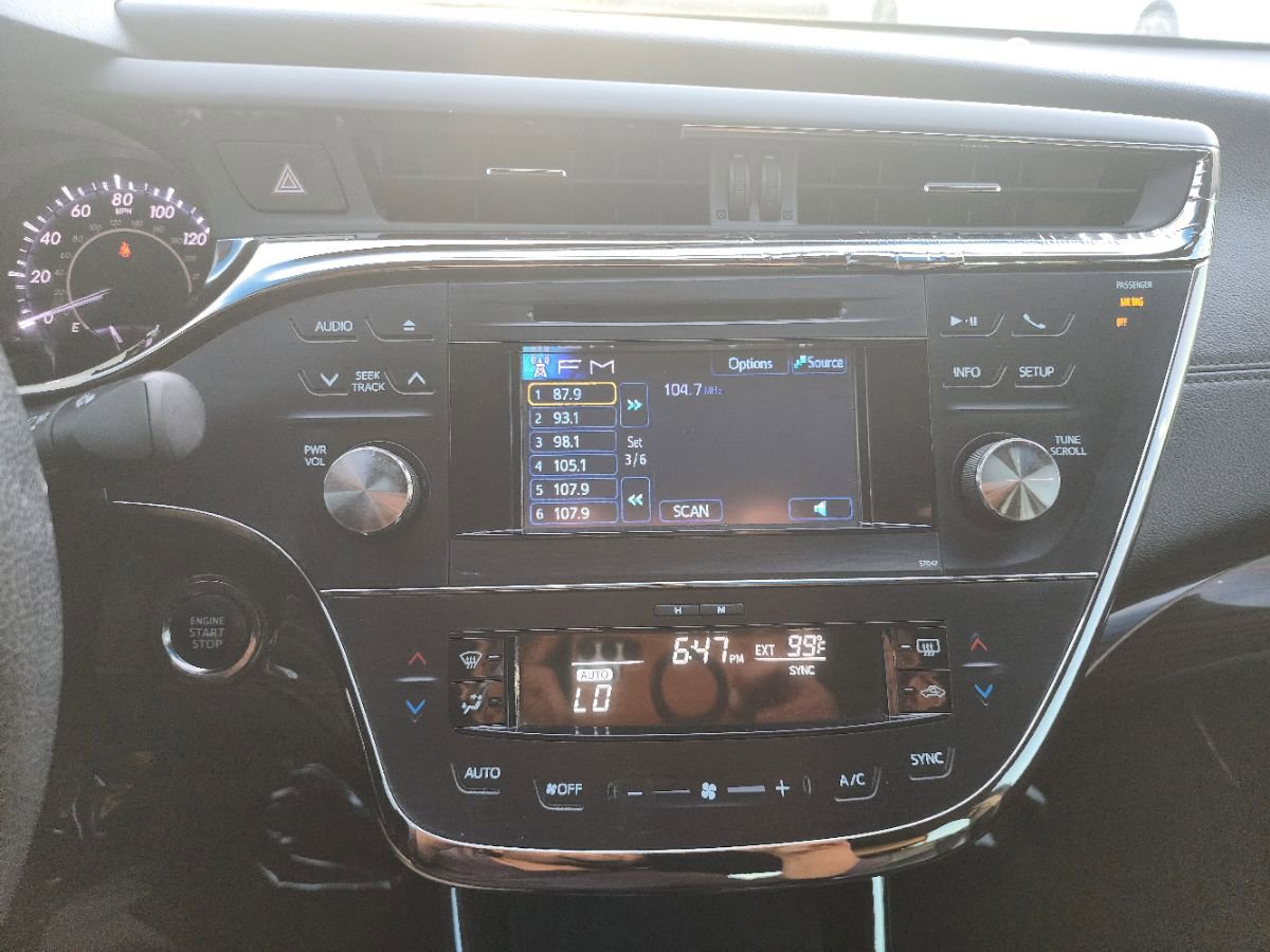 Used 2013 Toyota Avalon XLE Premium image 13