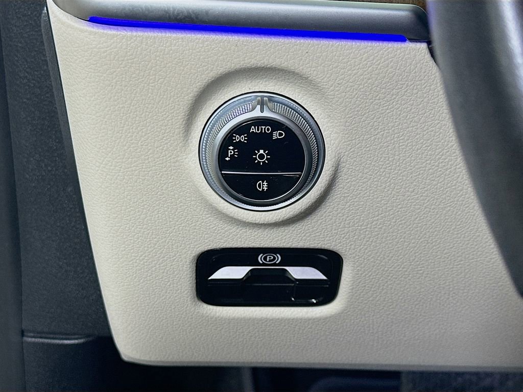 Used 2022 Mercedes-Benz C 300 4MATIC Sedan w/ Pinnacle Trim Package image 21