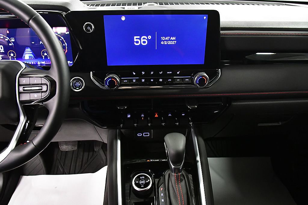 Used 2024 Chevrolet Colorado Z71 w/ LPO, Dark Essentials Package image 28