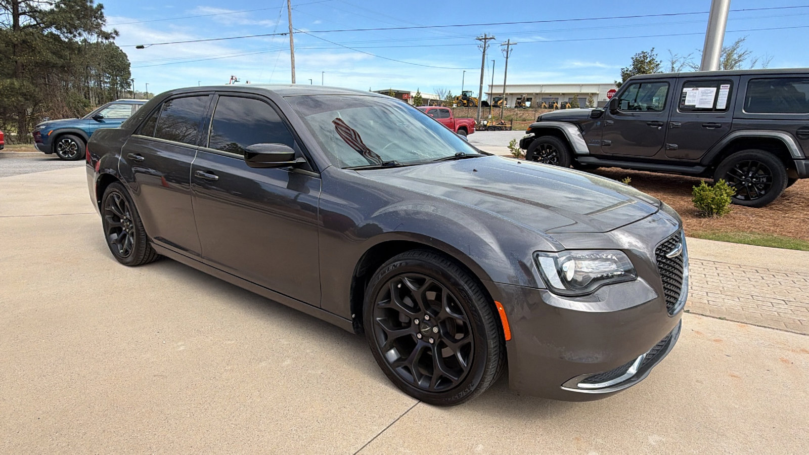 Used 2020 Chrysler 300 Touring w/ Sport Appearance Package image 5