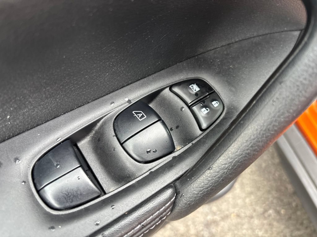 Used 2020 Nissan Rogue SV AWD/4WD image 18