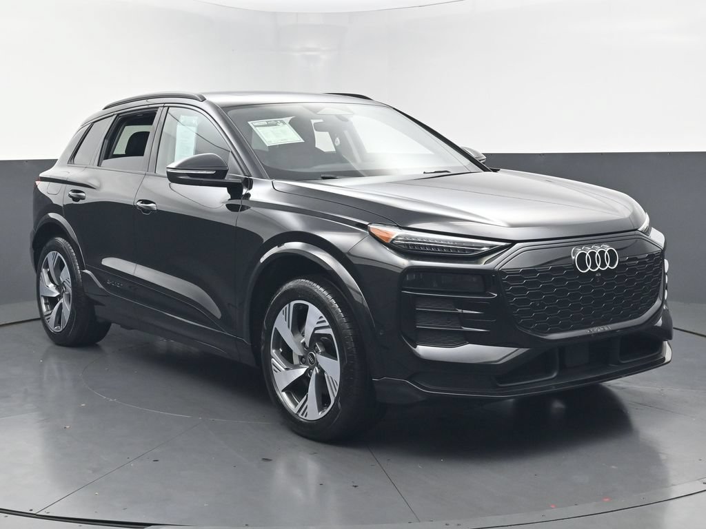 Used 2025 Audi Q6 e-tron Premium Plus w/ Premium Plus AWD/4WD image 3