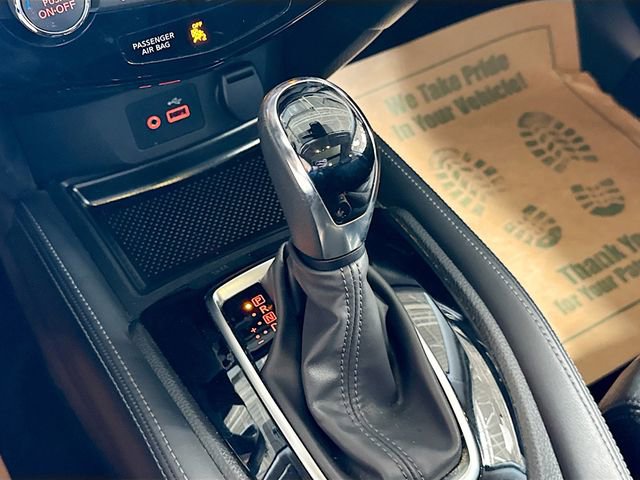 Used 2018 Nissan Rogue SL w/ Premium Package image 18