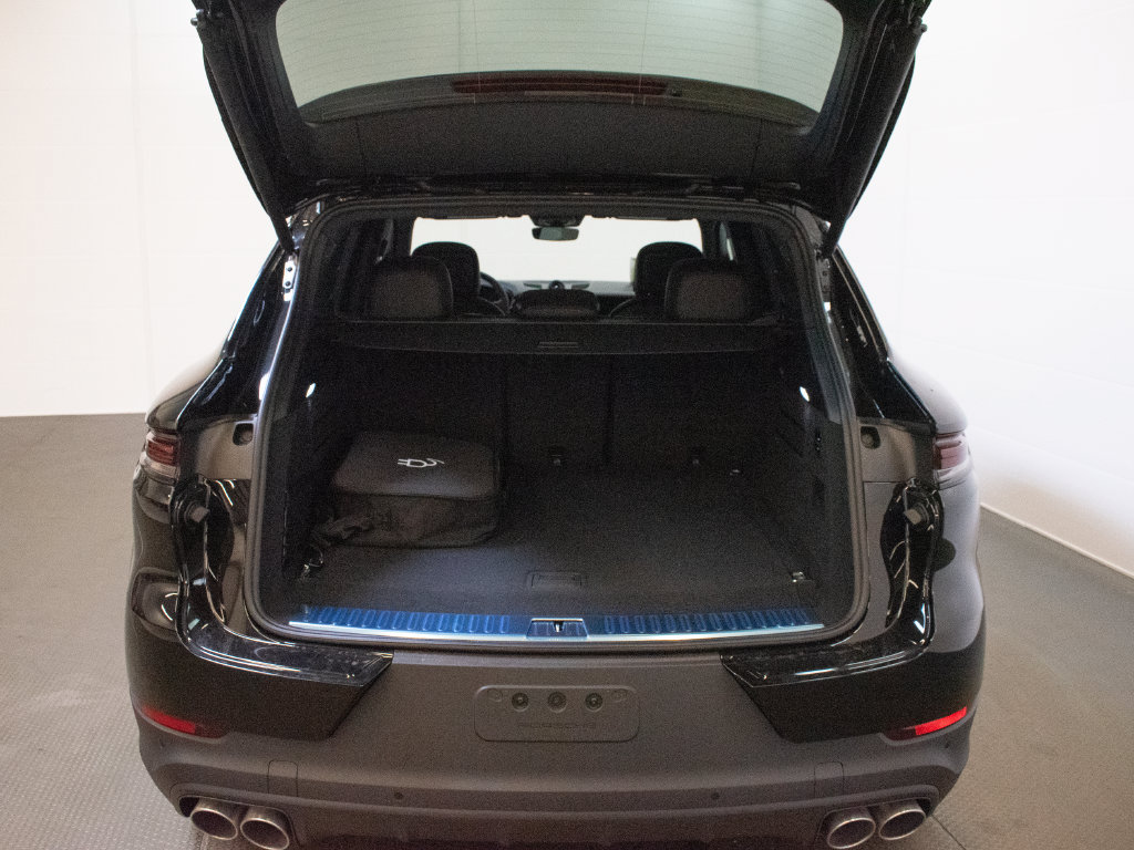 New 2026 Porsche Cayenne S AWD/4WD image 13