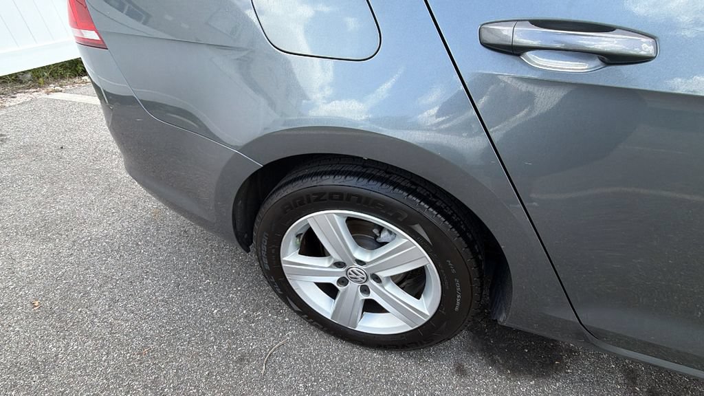 Used 2015 Volkswagen Golf TDI S FWD image 11