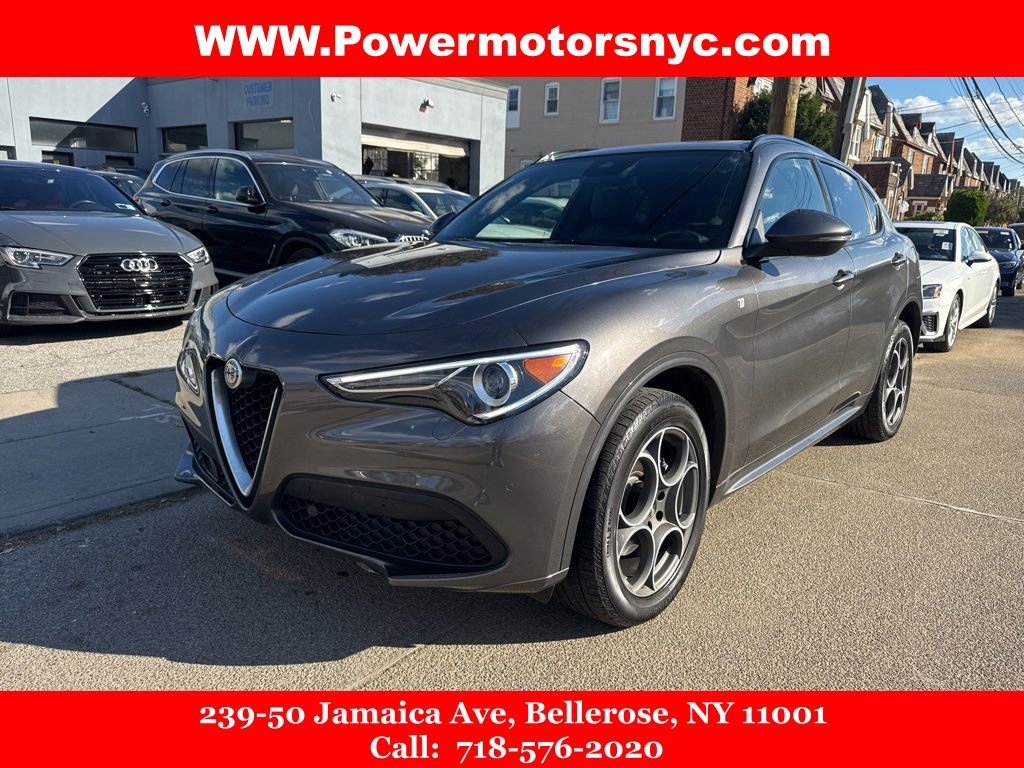 Used 2023 Alfa Romeo Stelvio Ti image 1