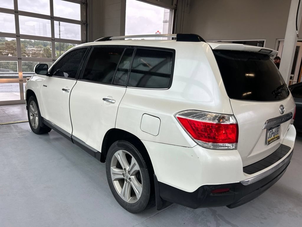 Used 2013 Toyota Highlander Limited AWD/4WD image 5