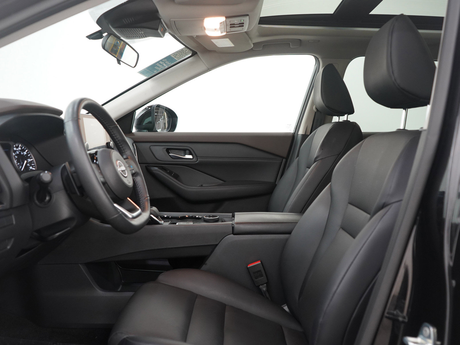 Used 2023 Nissan Rogue SV w/ SV Premium B Package image 24