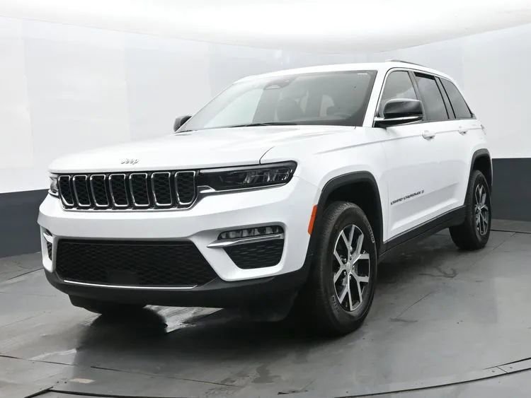 Used 2024 Jeep Grand Cherokee Limited image 1
