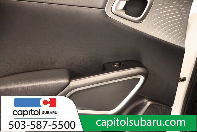 Used 2023 Kia Soul LX w/ LX Technology Package FWD image 29