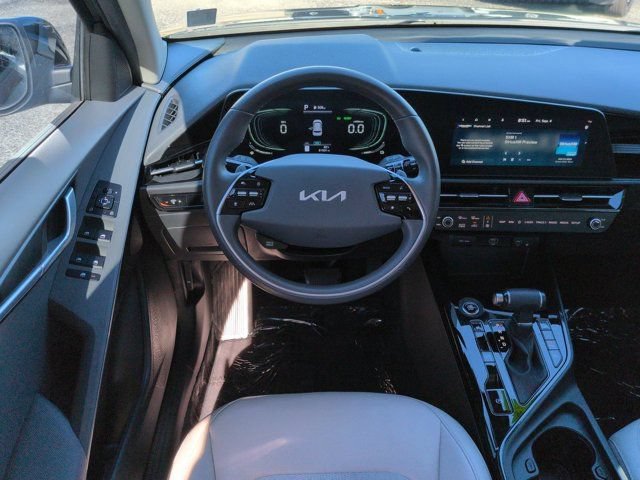 Used 2024 Kia Niro EX FWD image 15