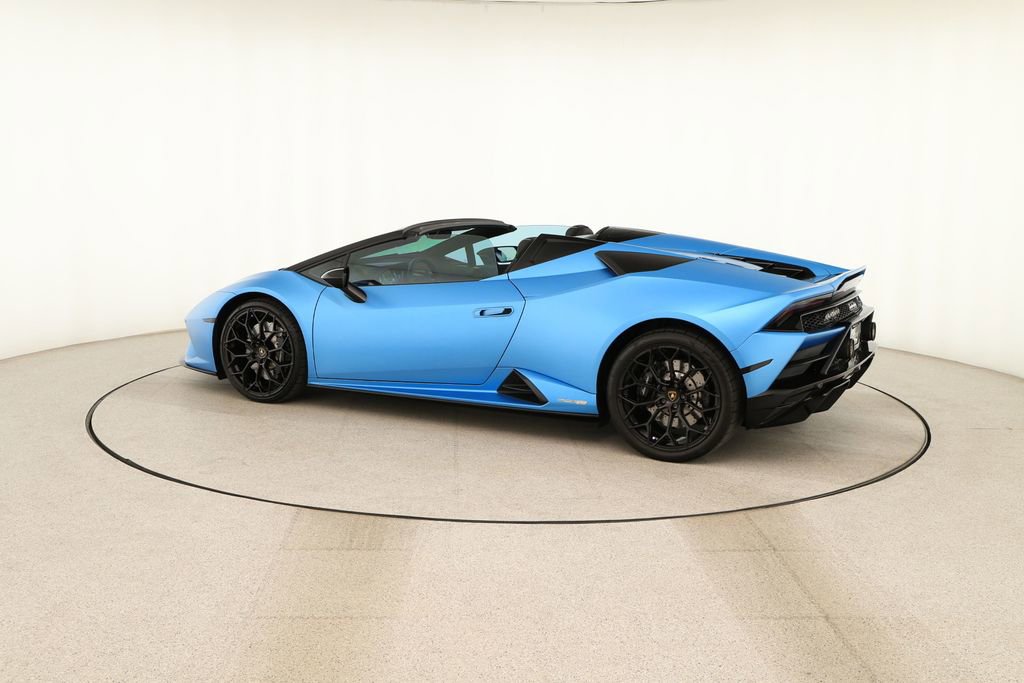 Used 2022 Lamborghini Huracan EVO image 3