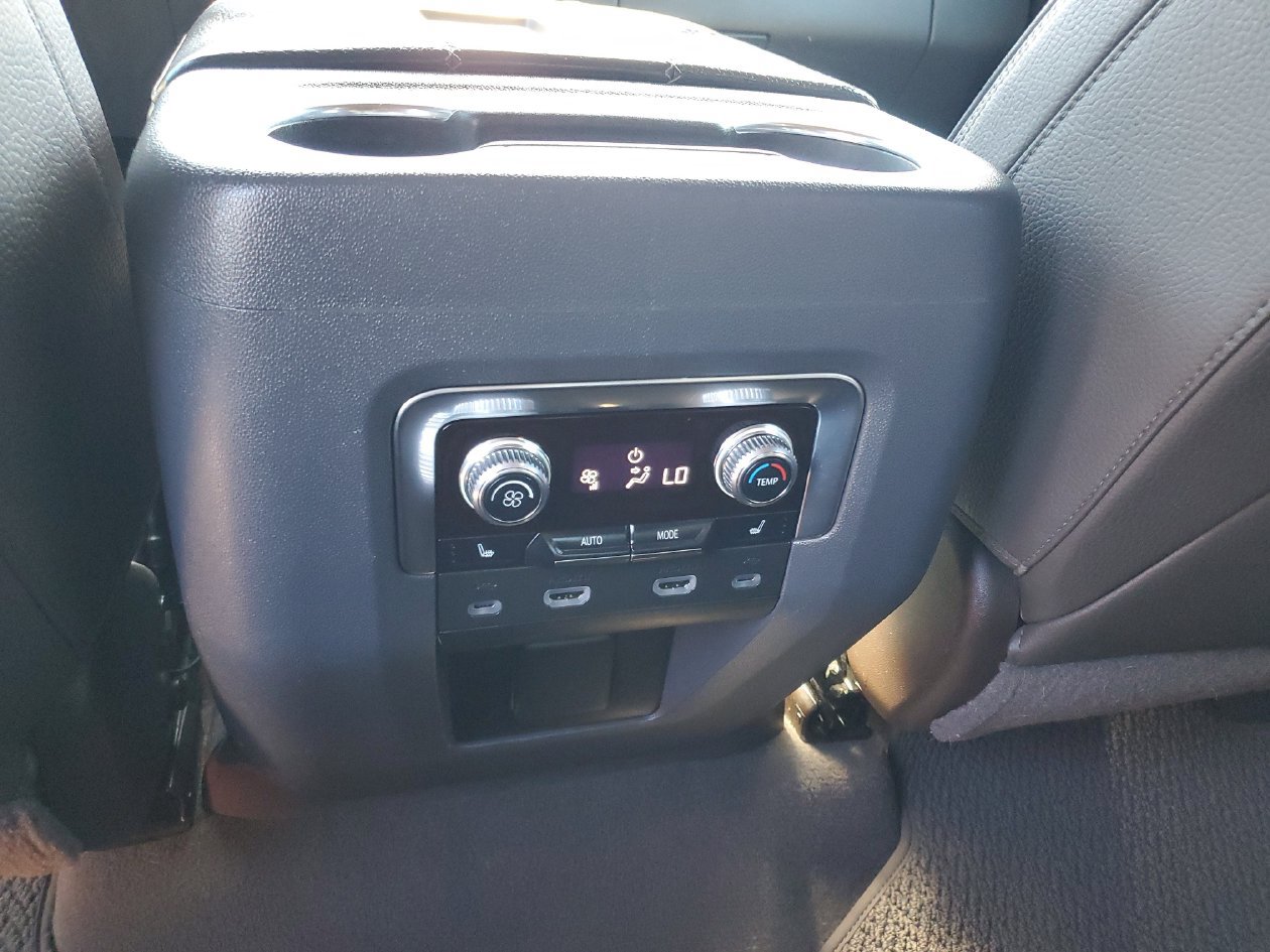 Used 2021 GMC Yukon Denali w/ Denali Premium Package RWD image 15
