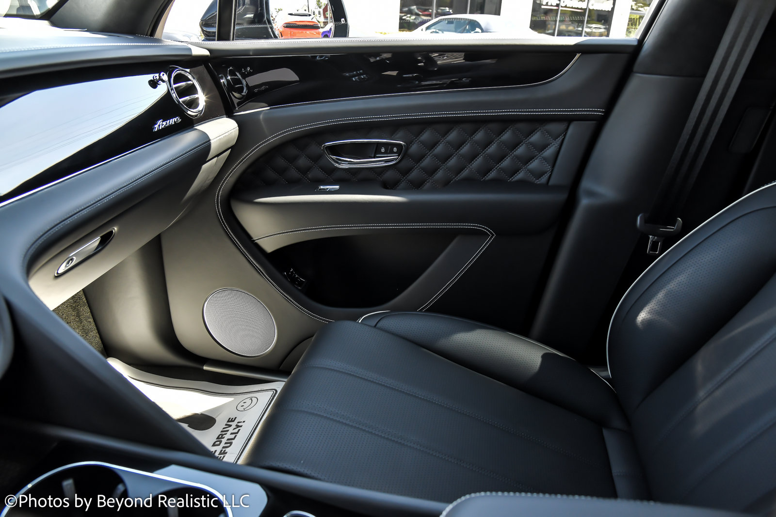 Certified 2023 Bentley Bentayga Plug-In Hybrid AWD/4WD image 49