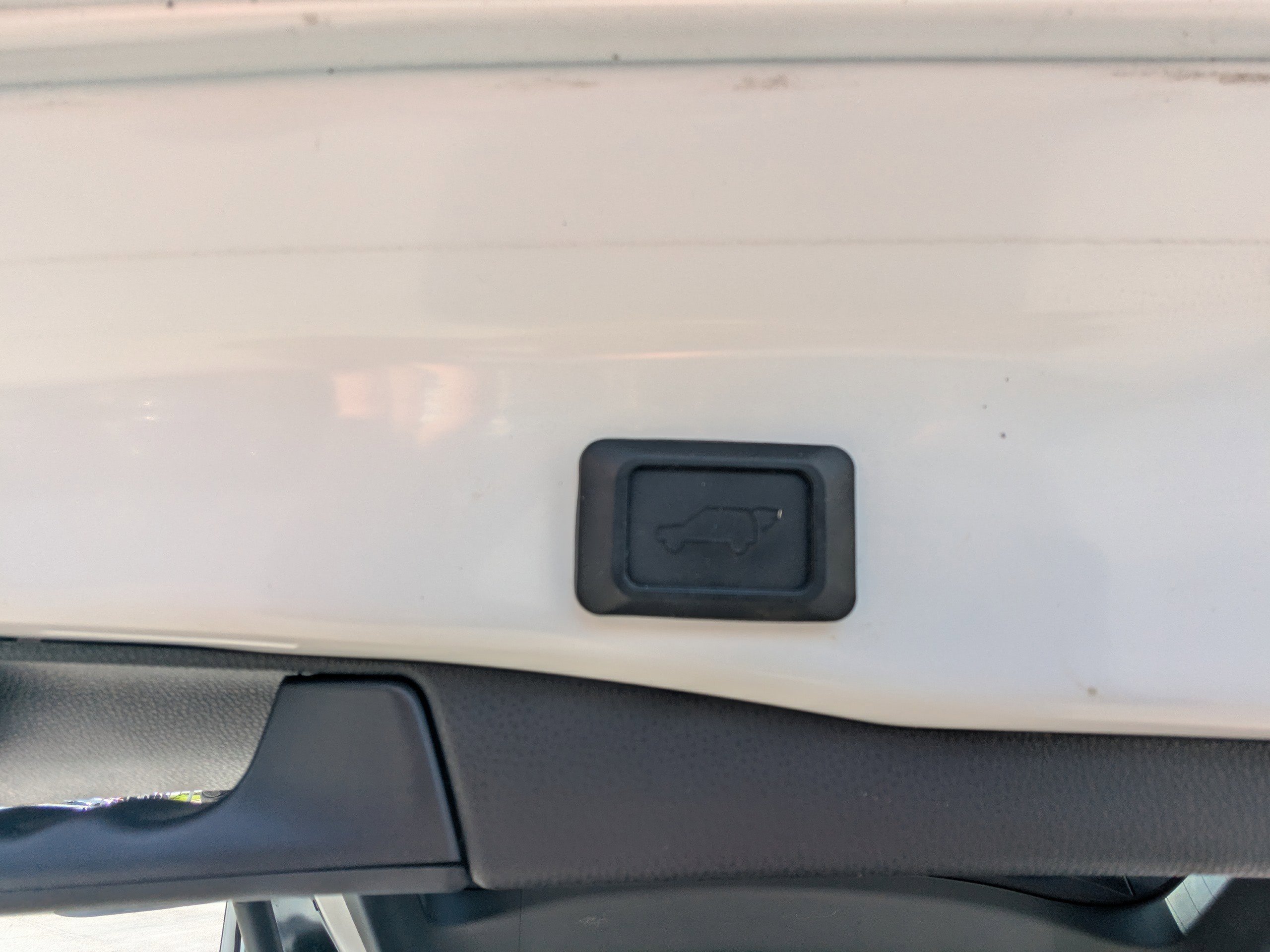 Used 2023 Toyota RAV4 XLE Premium image 16