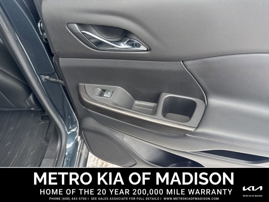 Used 2019 GMC Acadia SLT image 36