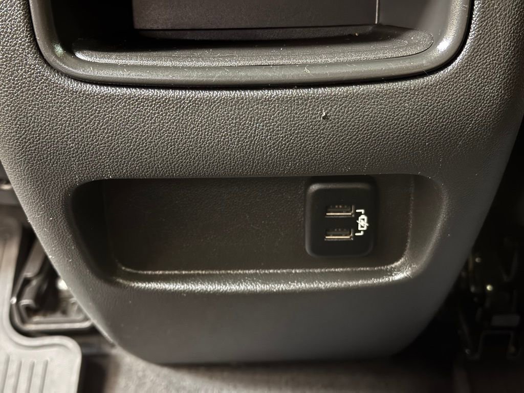 Used 2017 Cadillac XT5 Platinum w/ Driver Assist Package image 21