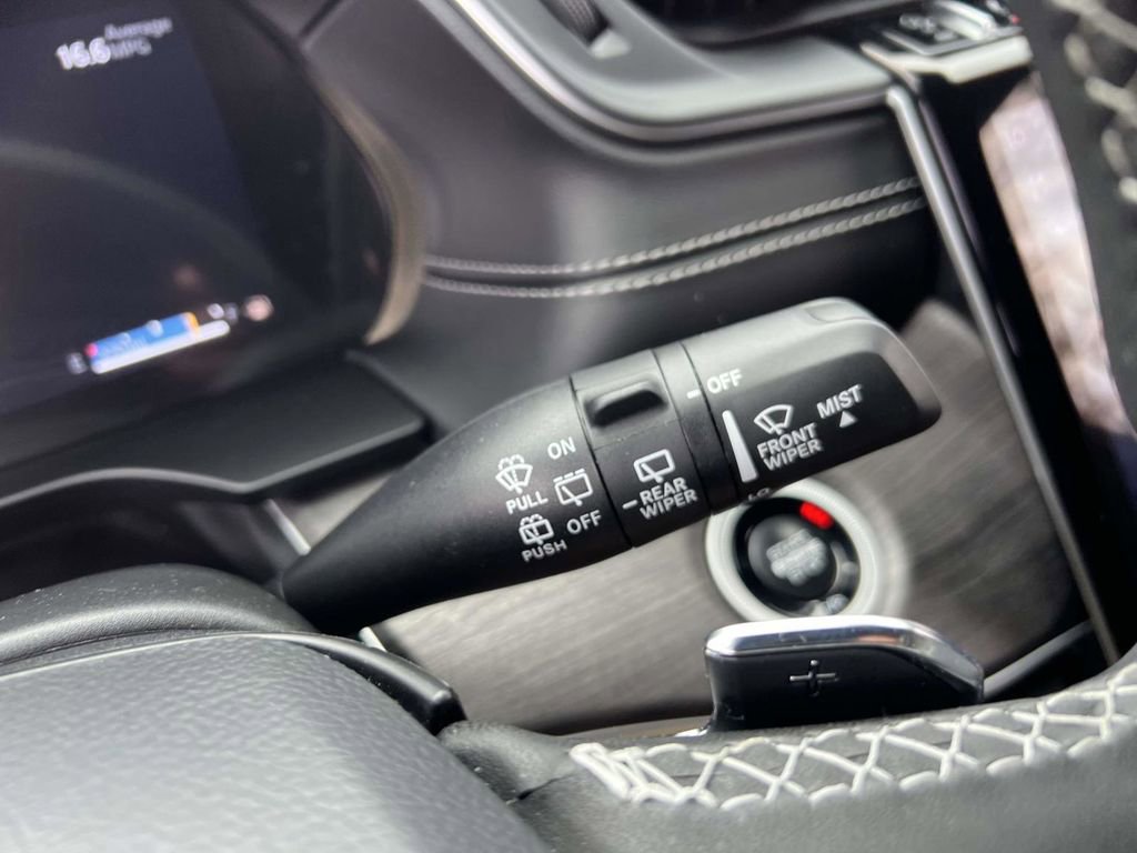 Used 2025 Jeep Grand Cherokee L Limited image 34