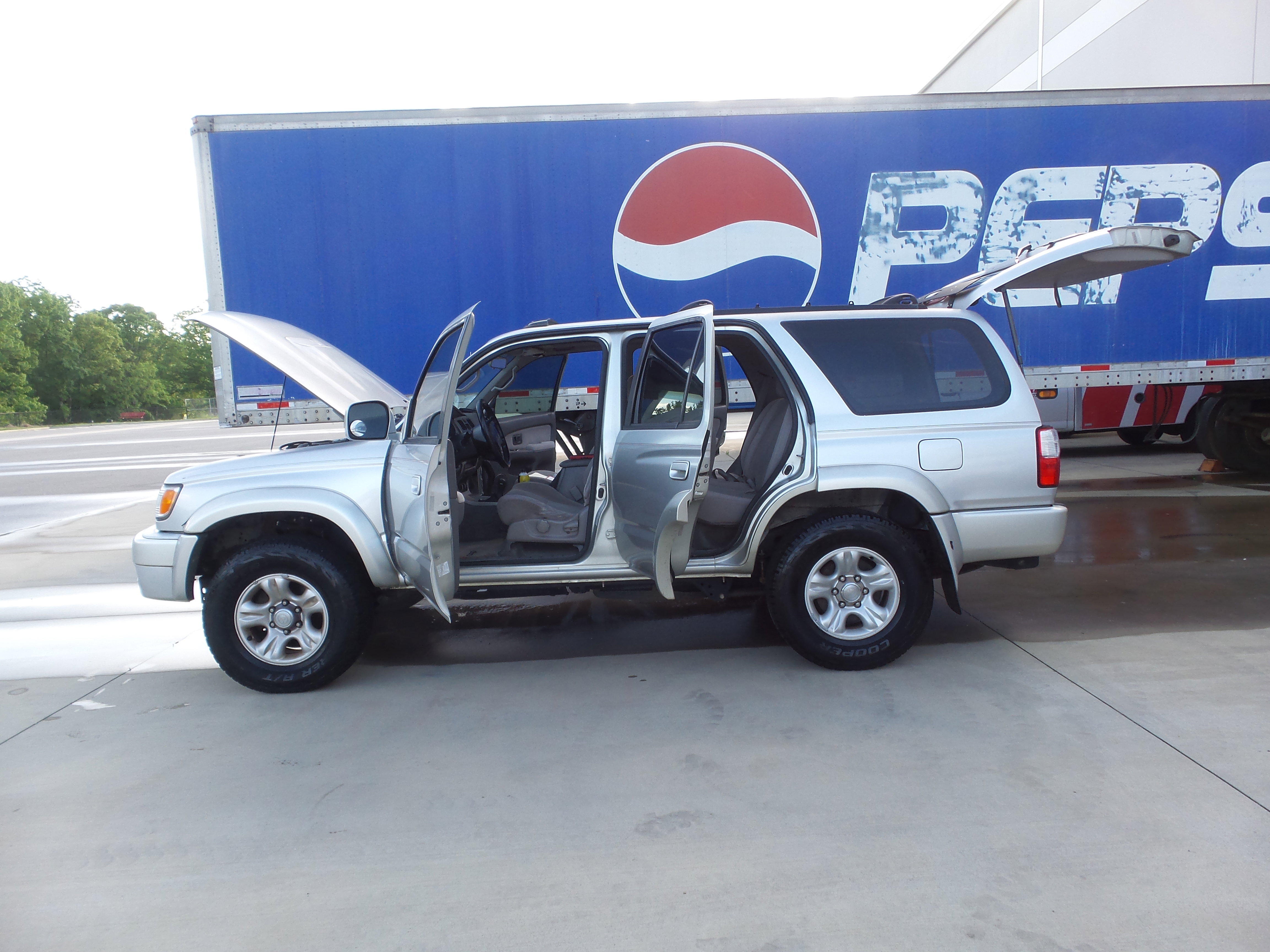 Used 2001 Toyota 4Runner SR5 image 39