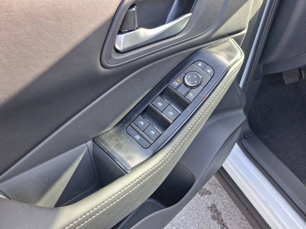 Used 2026 Nissan Rogue SV FWD image 19
