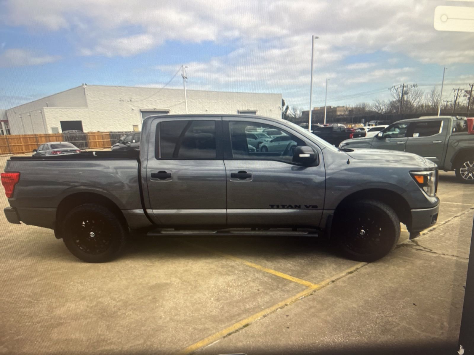Used 2019 Nissan Titan SV w/ SV Convenience Package image 13
