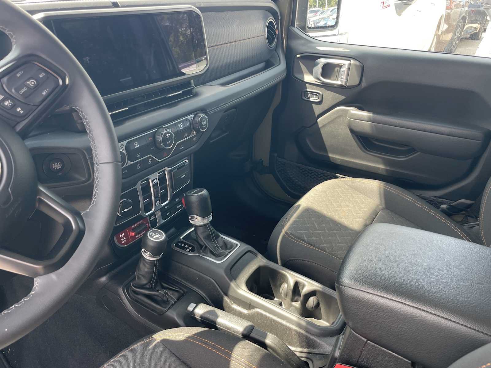 Used 2026 Jeep Gladiator Mojave AWD/4WD image 10