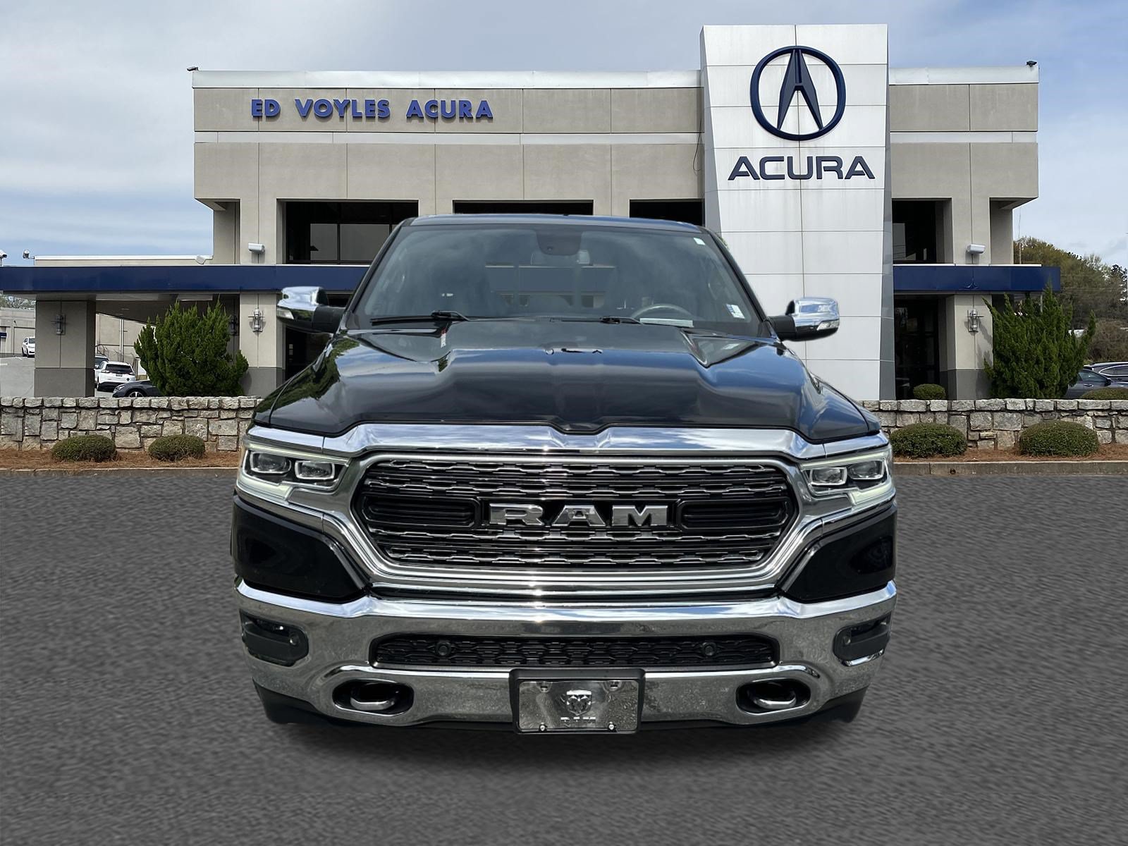 Used 2020 RAM 1500 Limited AWD/4WD image 2