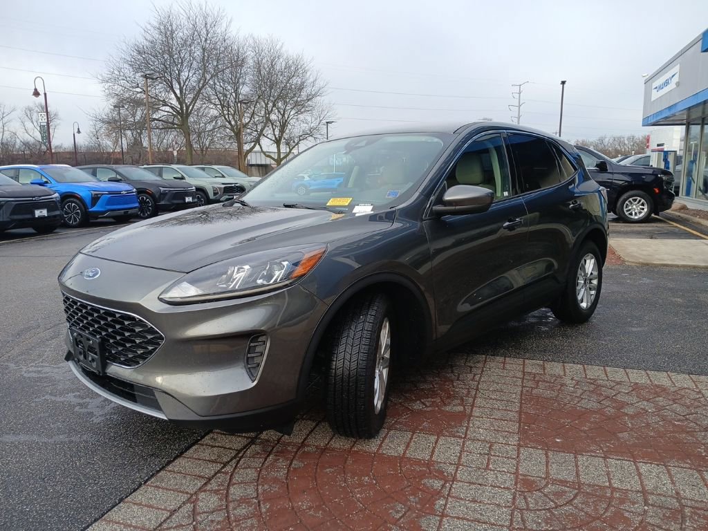 Used 2020 Ford Escape SE image 4