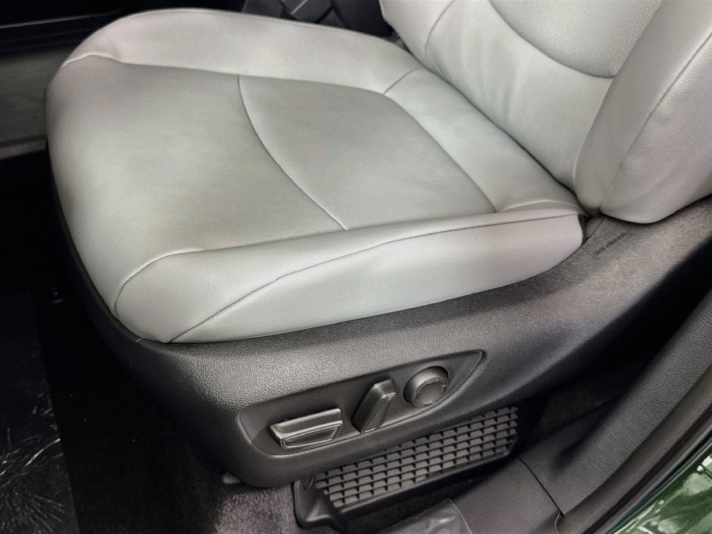 New 2026 Toyota Sienna XLE AWD/4WD image 16