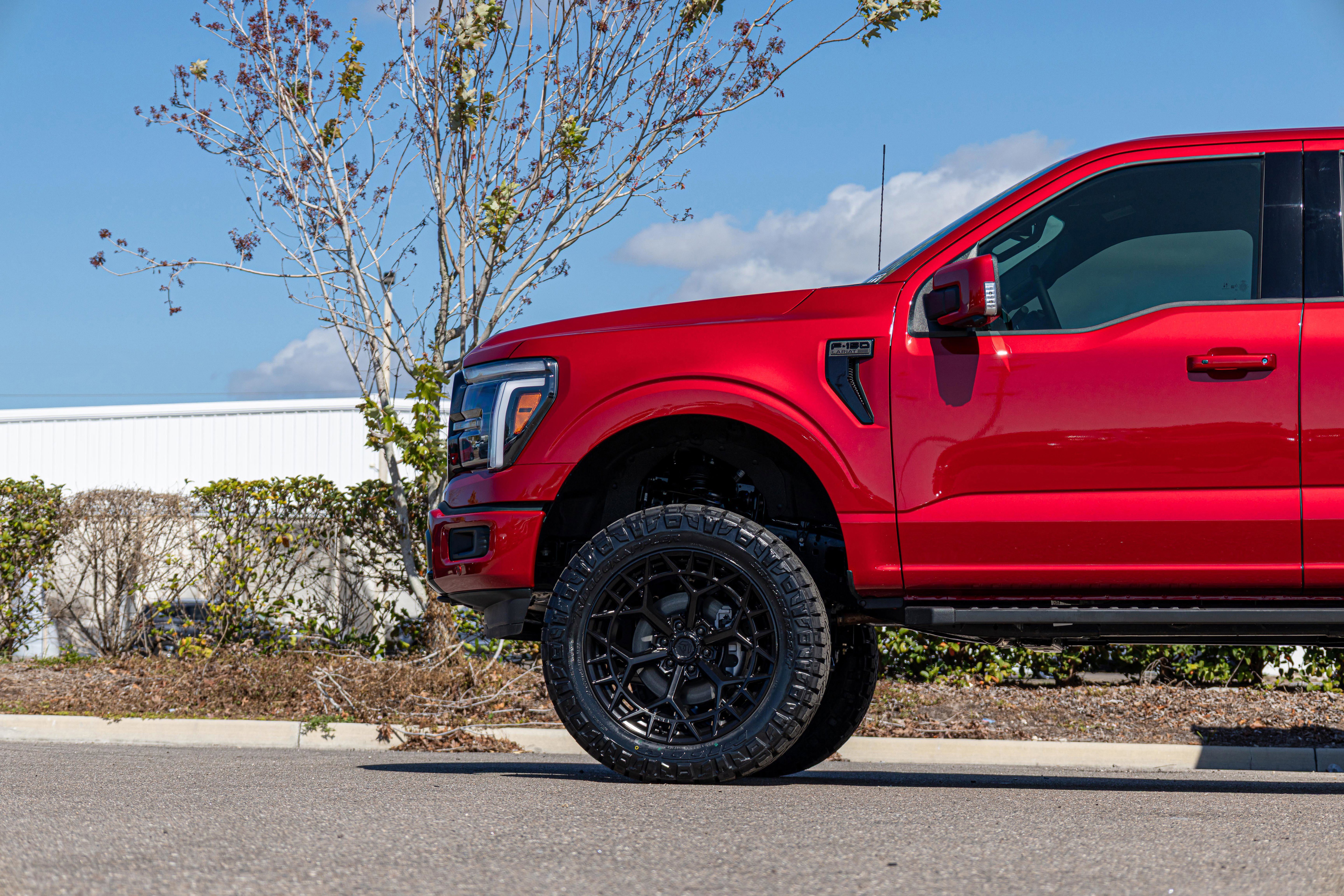 New 2025 Ford F150 Lariat w/ Equipment Group 501A Mid AWD/4WD image 29