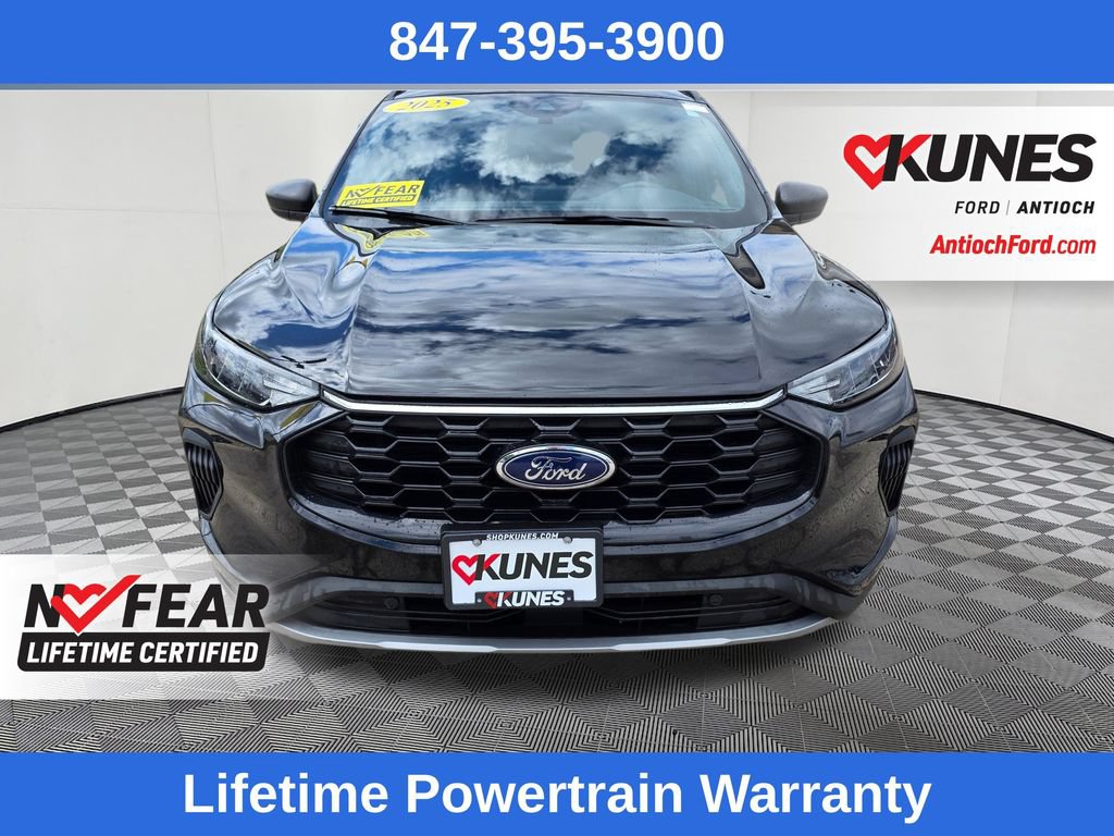 Certified 2025 Ford Escape ST-Line AWD/4WD image 2