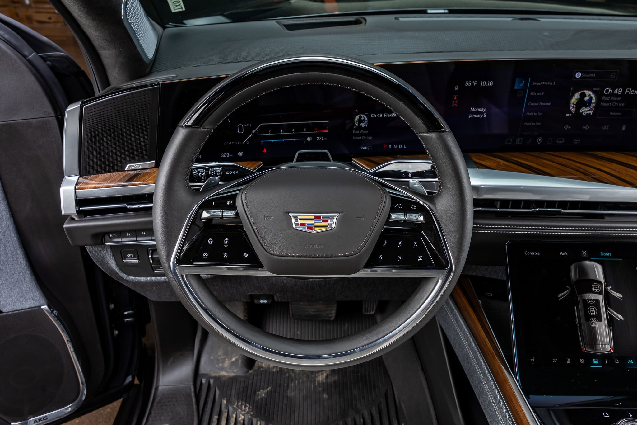 Used 2026 Cadillac Escalade Platinum Sport w/ LPO, ONYX Package image 19