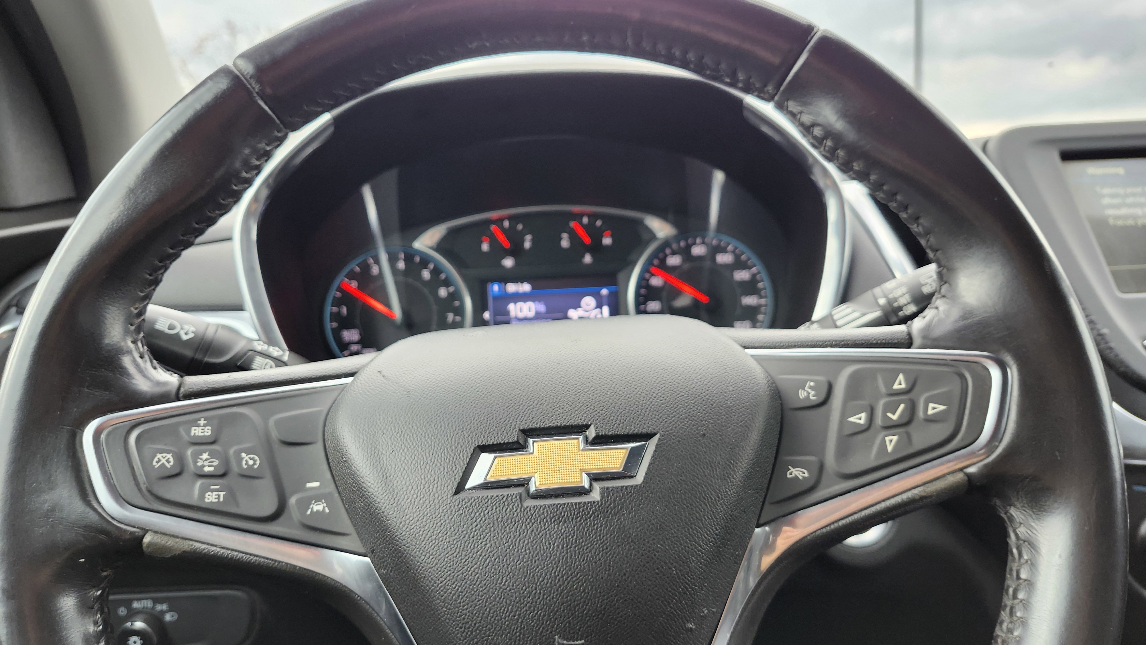 Used 2019 Chevrolet Equinox LT w/ Driver Convenience Package image 22