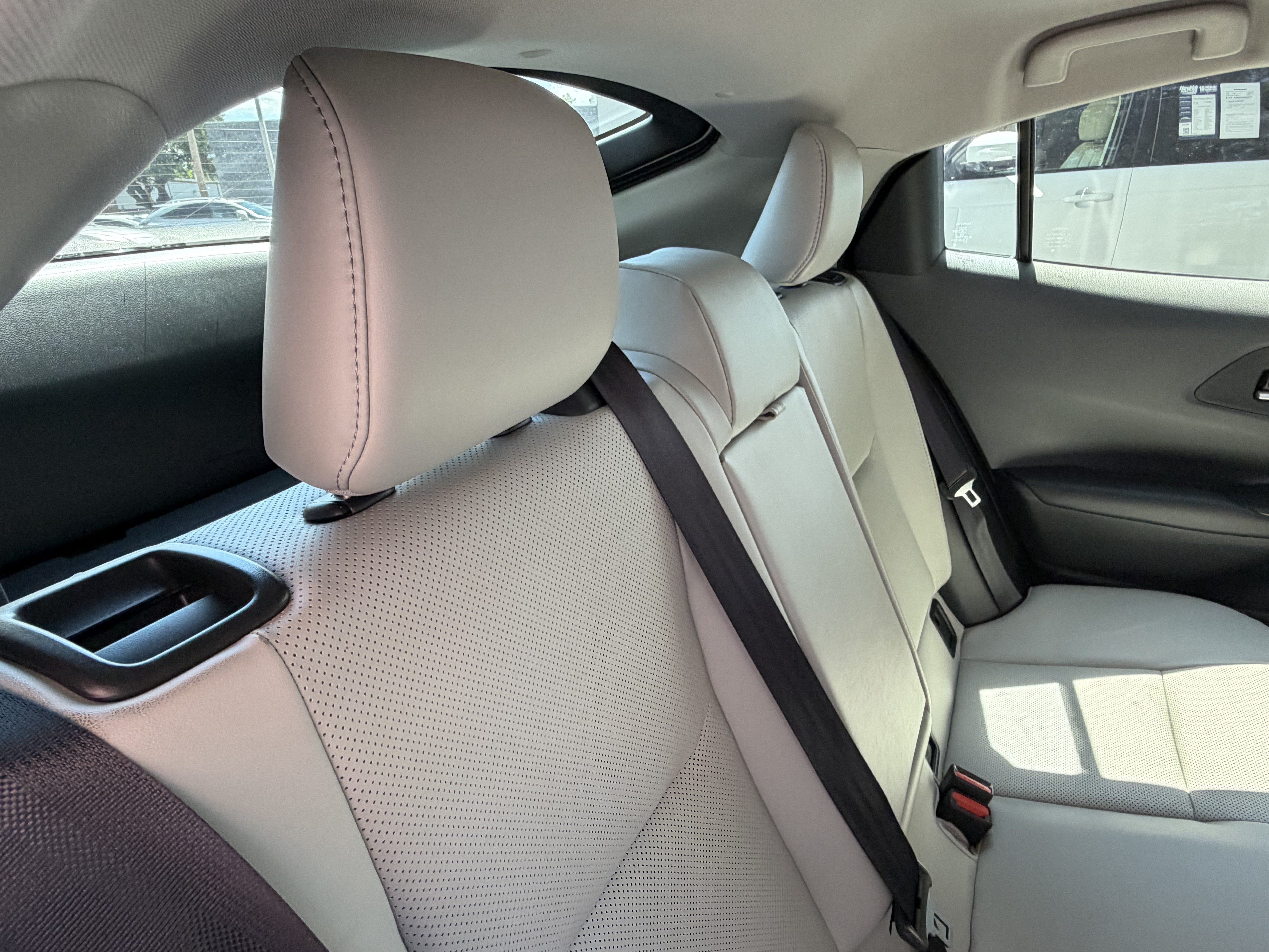 Used 2024 Toyota Prius XLE FWD image 39