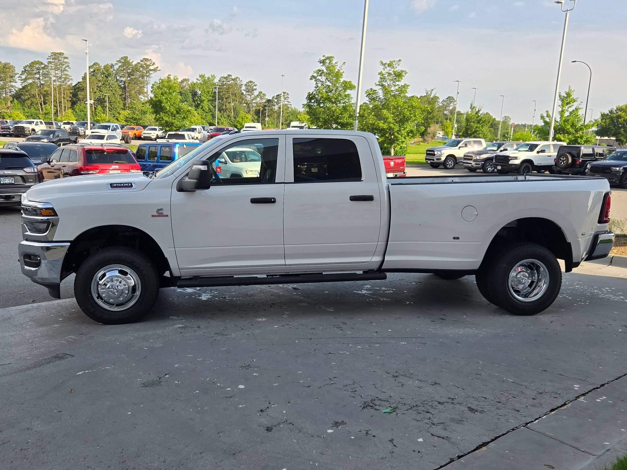 New 2026 RAM 3500 Tradesman AWD/4WD image 4