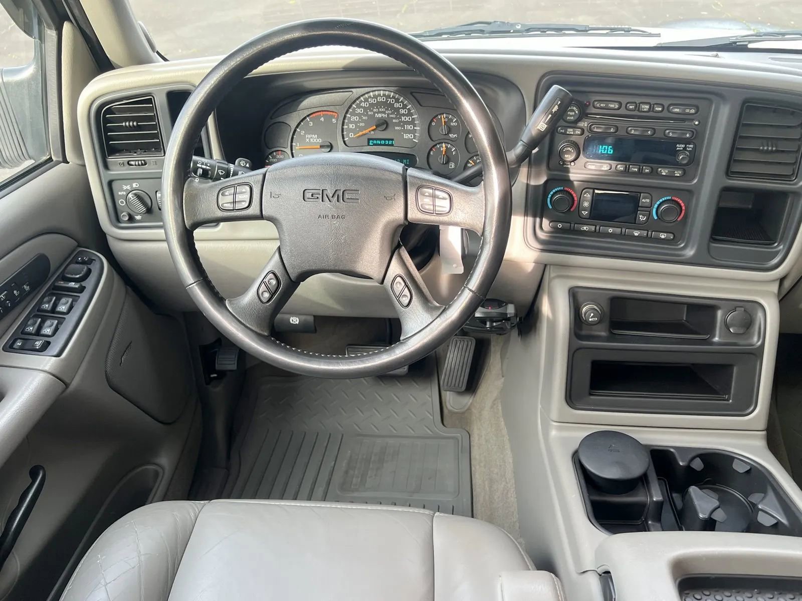 Used 2005 GMC Sierra 3500 SLT w/ Heavy-Duty Power Package image 25