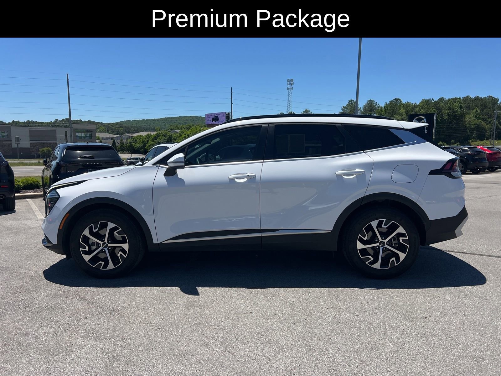 Used 2025 Kia Sportage EX w/ Premium Package FWD image 4