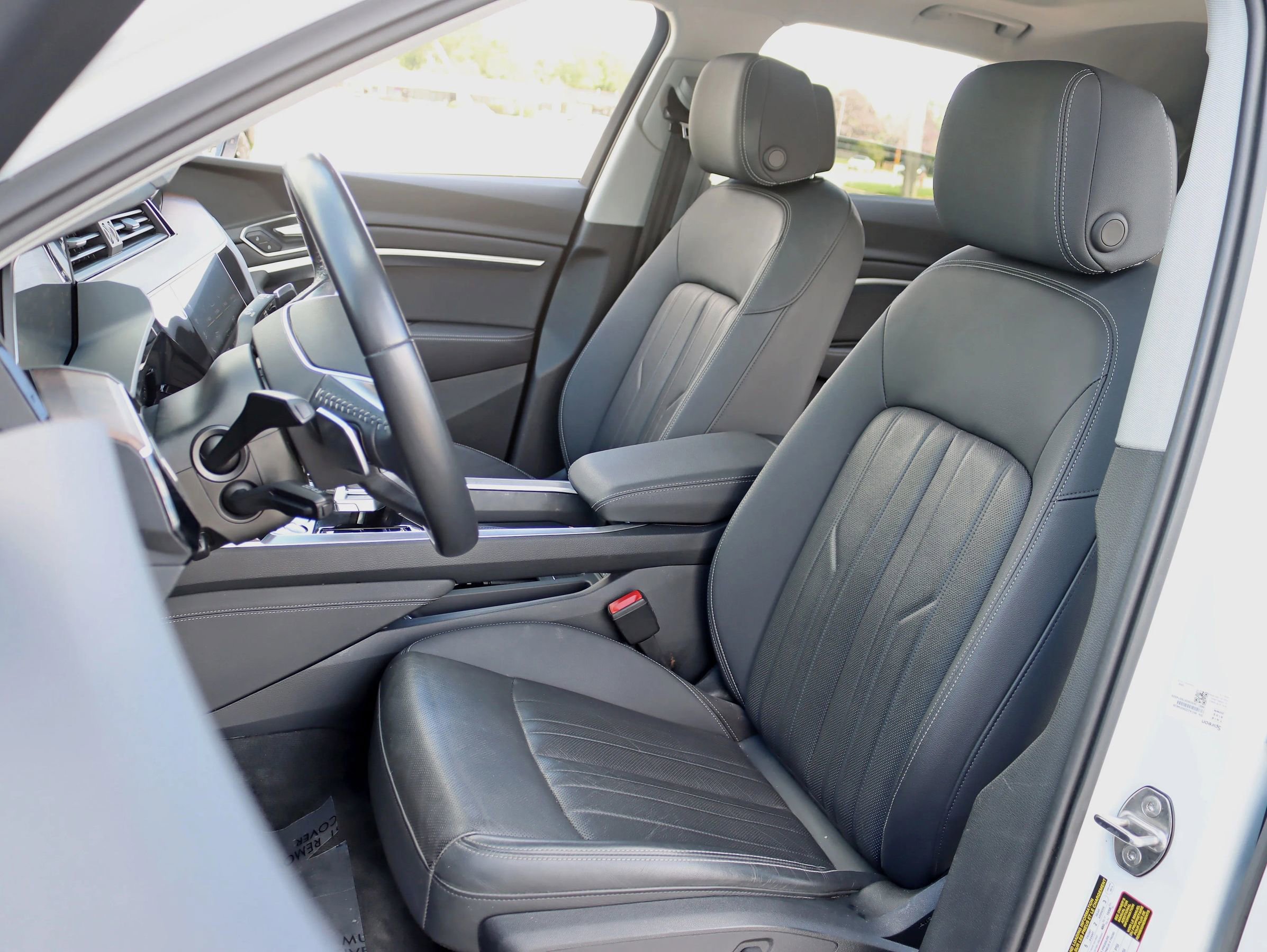 Used 2019 Audi e-tron Premium Plus image 29